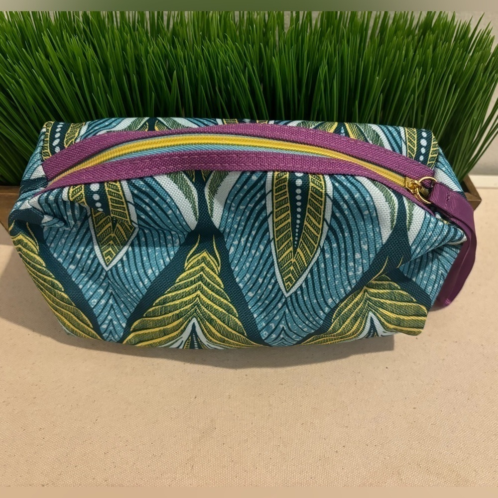 Estee Lauder Purple/Blue Artsy Print Cosmetic Bag